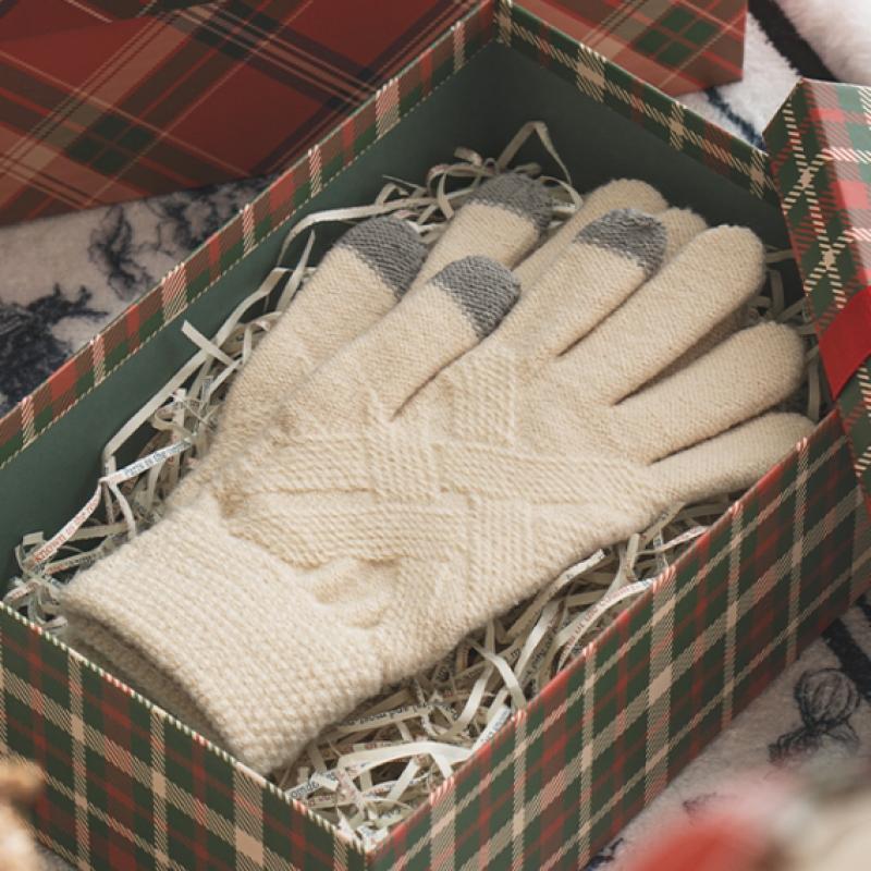 Daiso Oblique Pattern Knitted Gloves Ivory