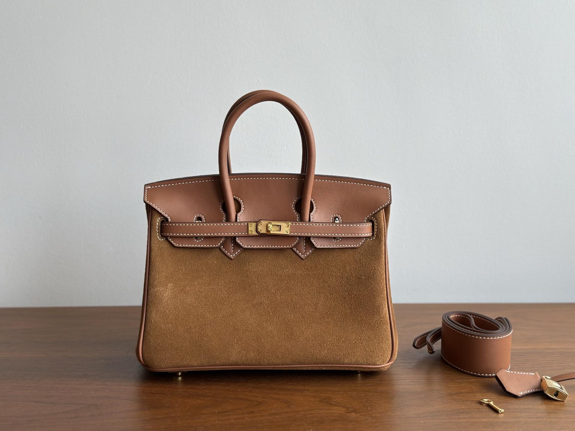 Cartier sudraba furnitūra ar Swift ādas