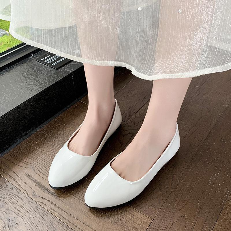 White Work Shoes Women's Thick Heel Soft Leather Soft Sole Nurse Shoes Are Not Tired After Standing for a Long Time, Professional Comfort, Beig