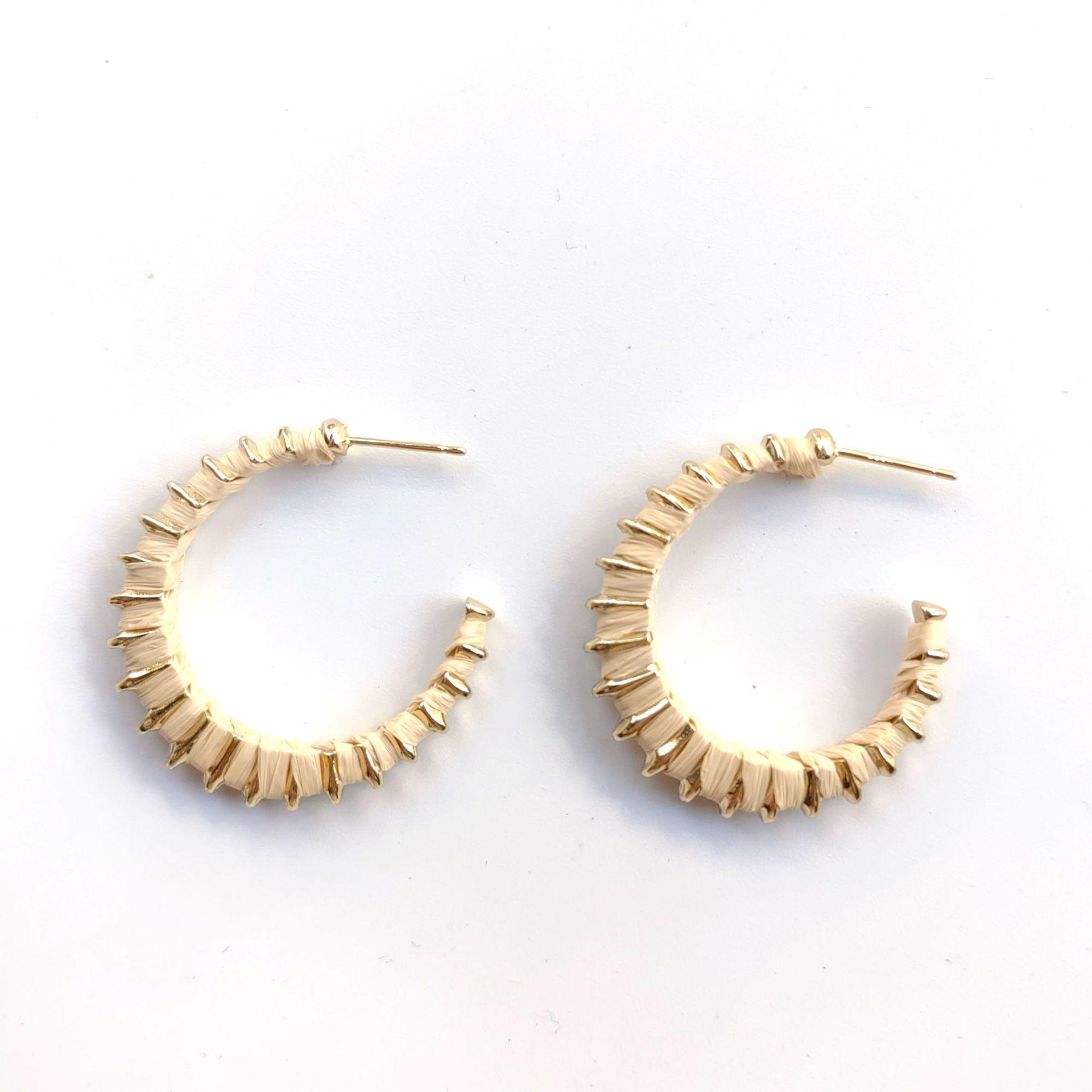 Seven-Color Patchwork C-Shaped Metal Hoop Earrings: Retro Court Style