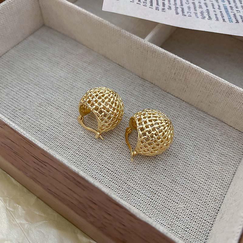 French Retro Gold-Plated Woven Heart Ear Cuff Earrings - Versatile Cold Style Jewelry золотой