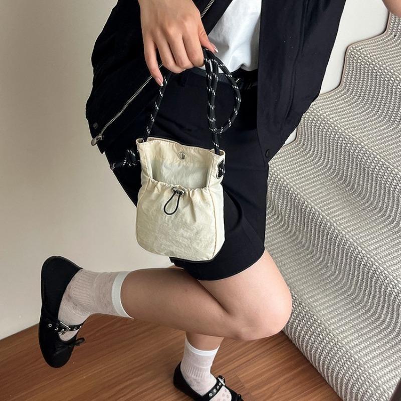 Canvas bag women's summer new fashion niche design messenger bag popular bucket bag