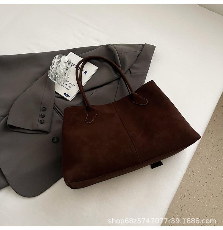 Retro matte bag women's large capacity 2025 new fashion fashion fashion simple shoulder bag commuter tote bag