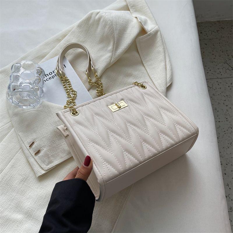 

Small fragrance style diamond checkered bag 2025 autumn and winter new lightweight crossbody women s large-capacity double-chain shoulder bag белый