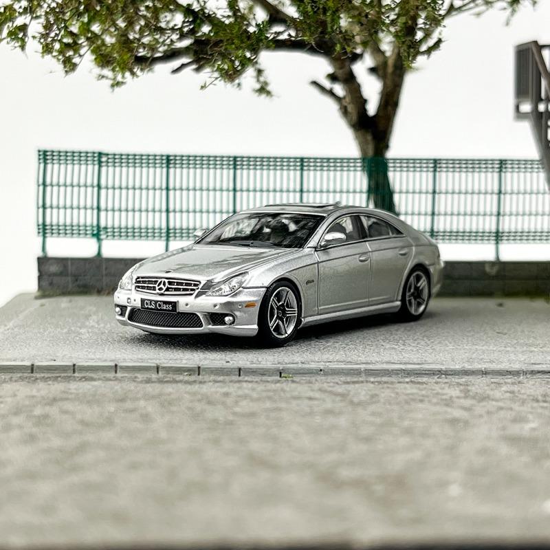 FH Diecast 1/64 Scale Mercedes Benz CLS 63 AMG 1 MK1 C219 Alloy Car Model Toys for Boys Gift Collection and Decoration
