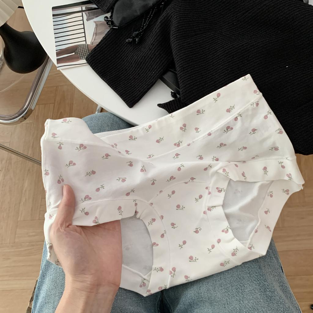 Large Size Ladies Spring and Autumn Small Floral Fresh Cotton Crotch Panties
