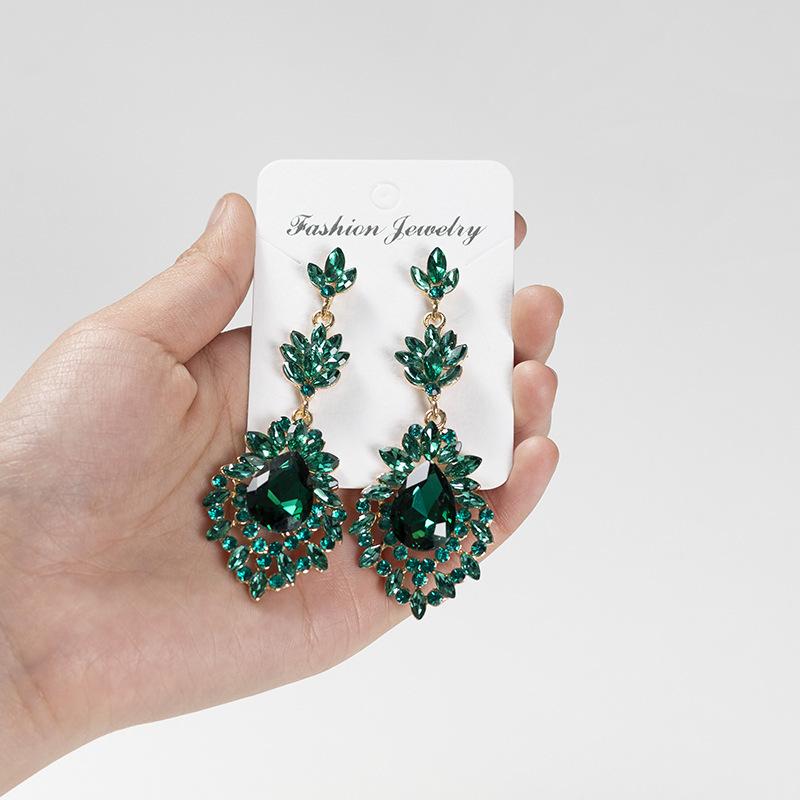 European and American Long Earrings Femininity Luxury Retro Water Drop Earrings Exaggerated Sweet Ear Accessories