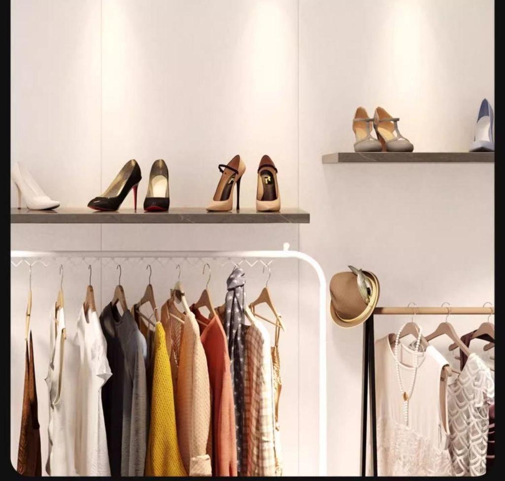 Super Bright LED Ceiling & Wall Track Light for Clothing Store Displays