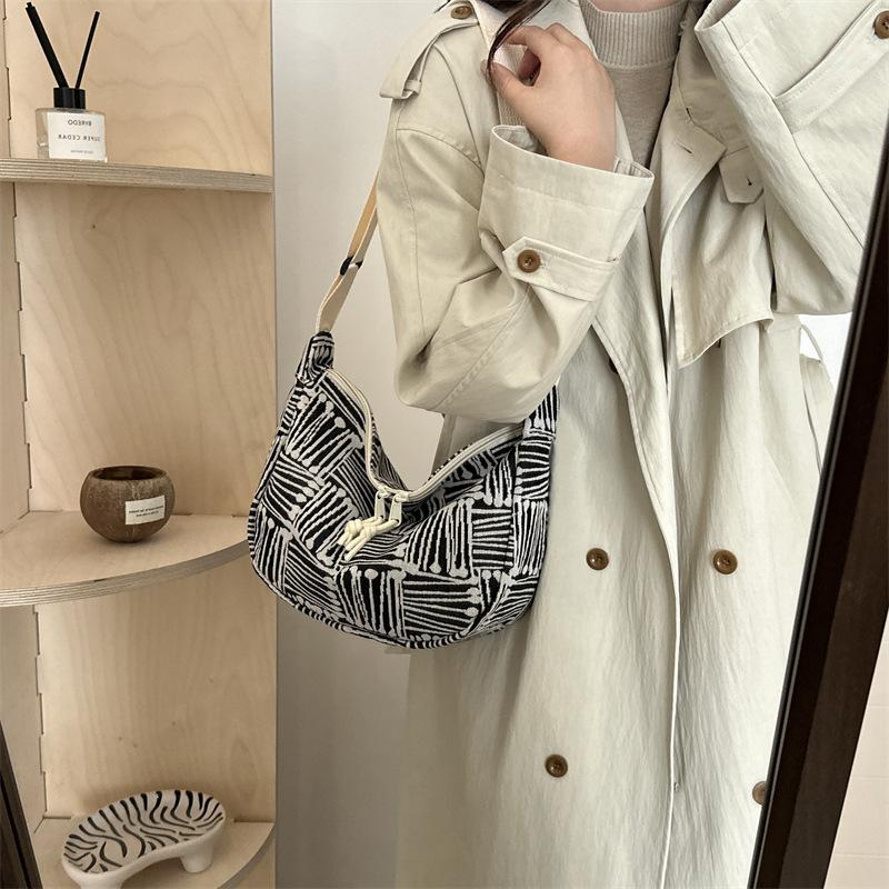 Large Capacity Striped Art Commuter Shoulder Bag for Women New Fashion Korean Simple and Fashionable One Shoulder Crossbody Bag