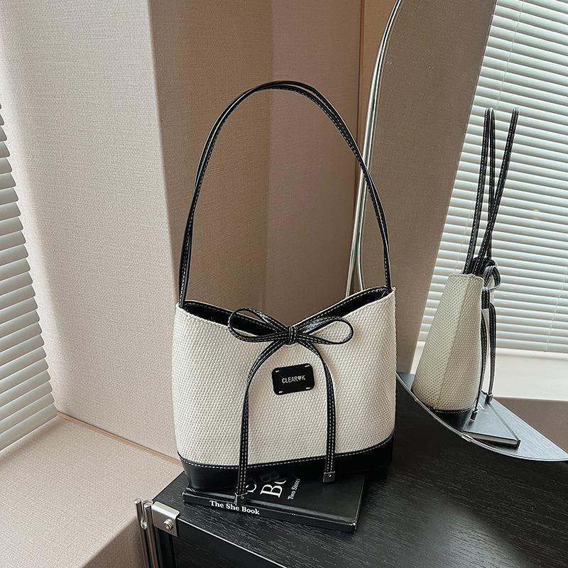 Today's popular bags, new summer texture niche shoulder bags, versatile underarm bucket bags