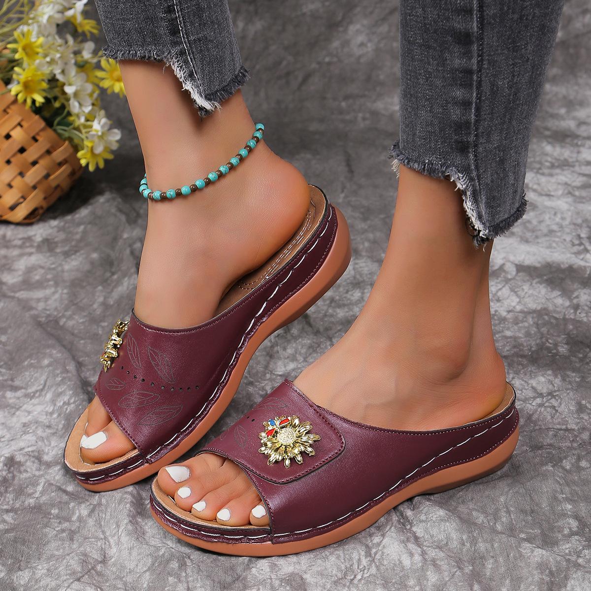 

Large size slope heel slippers women s 2024 summer independent station new hollow flower flat bottom one word cool slippers beach women s shoes 43 бордовий