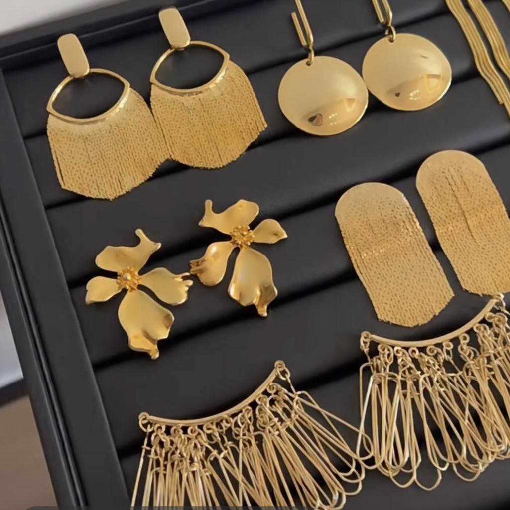 Silver Needle Medieval Round Flower Fringed Earrings Retro Metal Stud Earrings Temperament Light Luxury Earrings Women