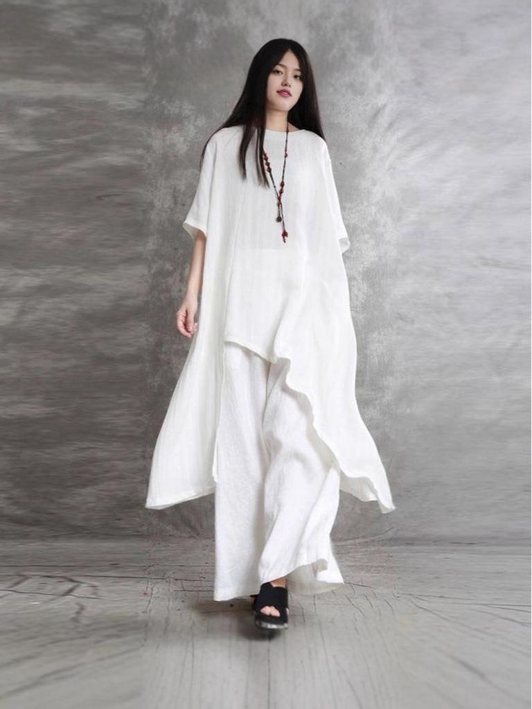 Plus Size Women's Southeast Asian Sportswear Set: Short Sleeve Top & Casual Long Pants.