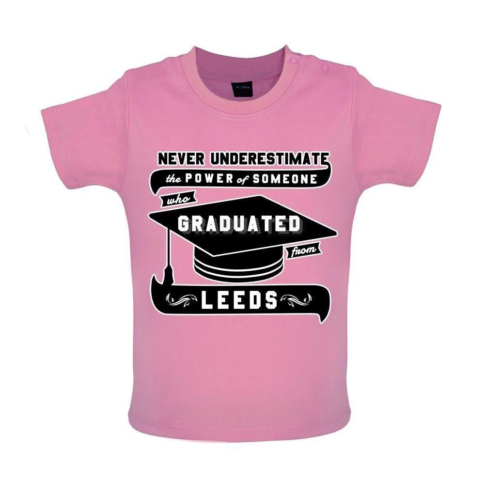 Never Underestimate Leeds Graduate - Baby Kids Boys Girls Unisex T-Shirt / Romper - Graduation Degree 140