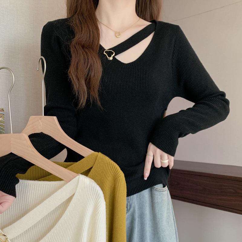 2026 Fall/Winter Women's Knit Sweater with Hollow Neck Design