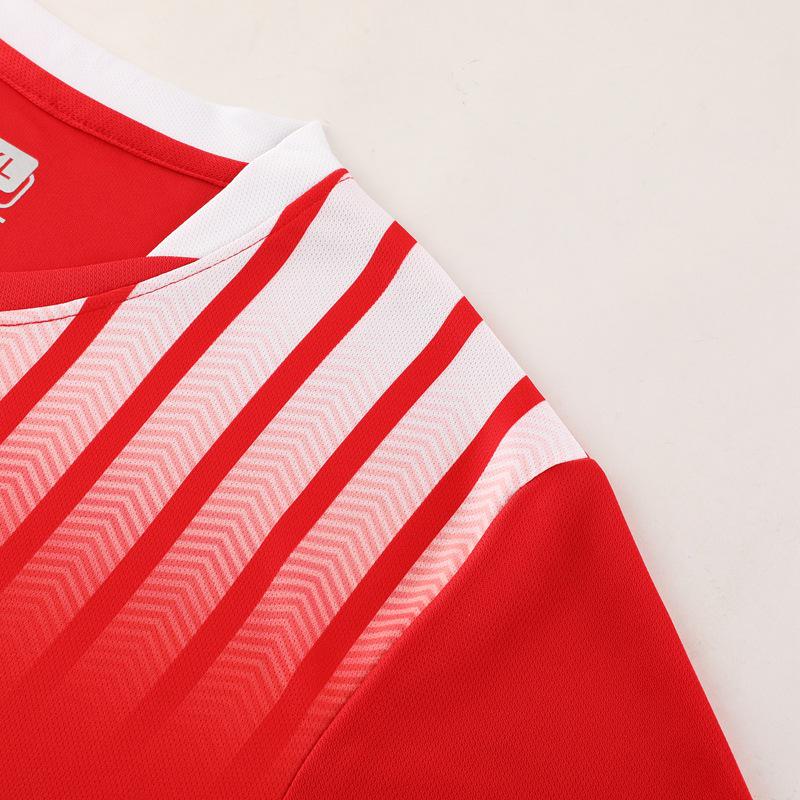 Adult Breathable Short-Sleeved Football Training Jersey for Outdoor Sports and Team Competitions