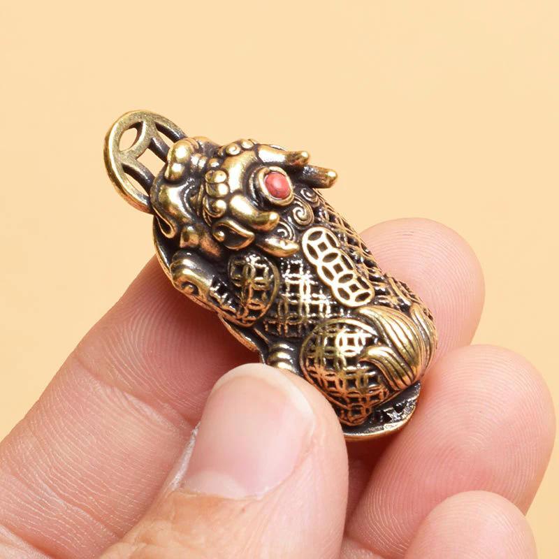 Ornament Brass Animal Pixiu Coin Charms Pendant Statue Chinese Miniature Figurines Home Office Tabletop Decoration Accessories