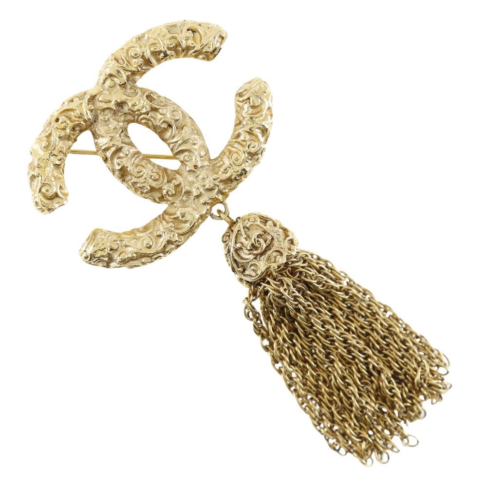 

CHANEL COCO Mark Brooch lava/fringe Plated Gold 28g Women Used