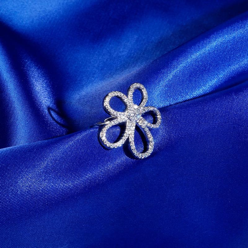 Sunflower Clavicle Chain Petal Zircon Diamond Necklace Women'S Necklace Five Or Five Flowers Full