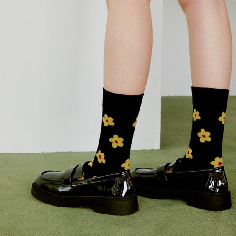 MONTH IN MONTH OUT Patterned flower_BLACK&YELLOW