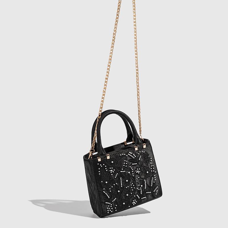 NEW Embroidered Shoulder Bag Elegant Handbag Retro Small Square Bag Wedding Party Luxury Designer Women Evening Clutch