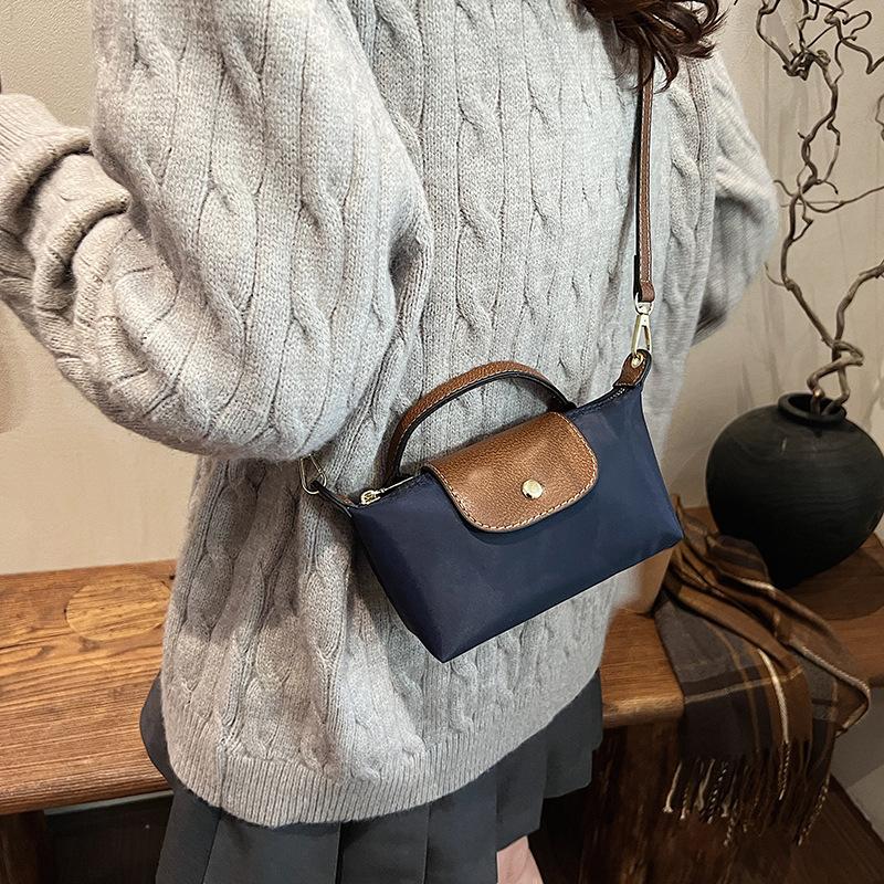 Retro Fashion Versatile 2025 Spring and Summer Women's Bags One Shoulder Crossbody Hand Carry High-end Nylon Dumpling Bags