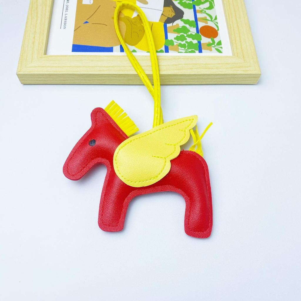 Breloc din piele PU inspirat de Douyin, cu ciucuri Pegasus, pentru geantă de mașină, cu pandantiv