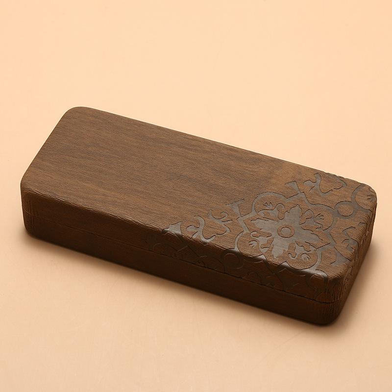 

Metal Eyeglass Case Elegant Simple Petal Glasses Box Fashionable Storage Box Large Frame Glasses Box темно-коричневого