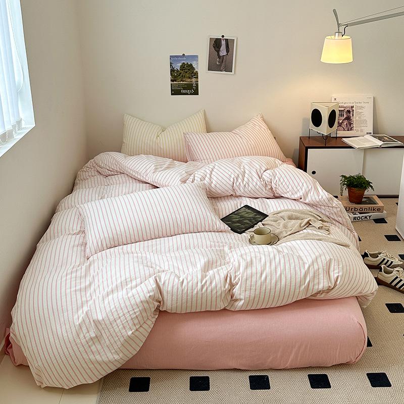 Pure Cotton Four-Piece Bedding Set: Striped Duvet Cover, Bed Sheet for Dorms, A-Class Washed Cotton, Perfect for All Seasons.