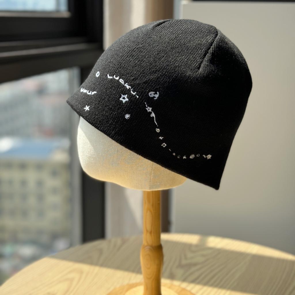 Sweet and Cool Girly Star Embroidered Knitted Hat Cold Hat Simple Versatile Toe Head Woolen Hat