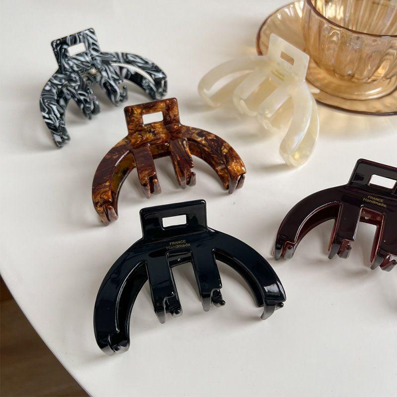 1 Stück französische Haarspange mit hochwertigem Gefühl, Haiklammer mit gebogener Aushöhlung, leichter Luxus, schwarz-weiß gemusterte Haarspange