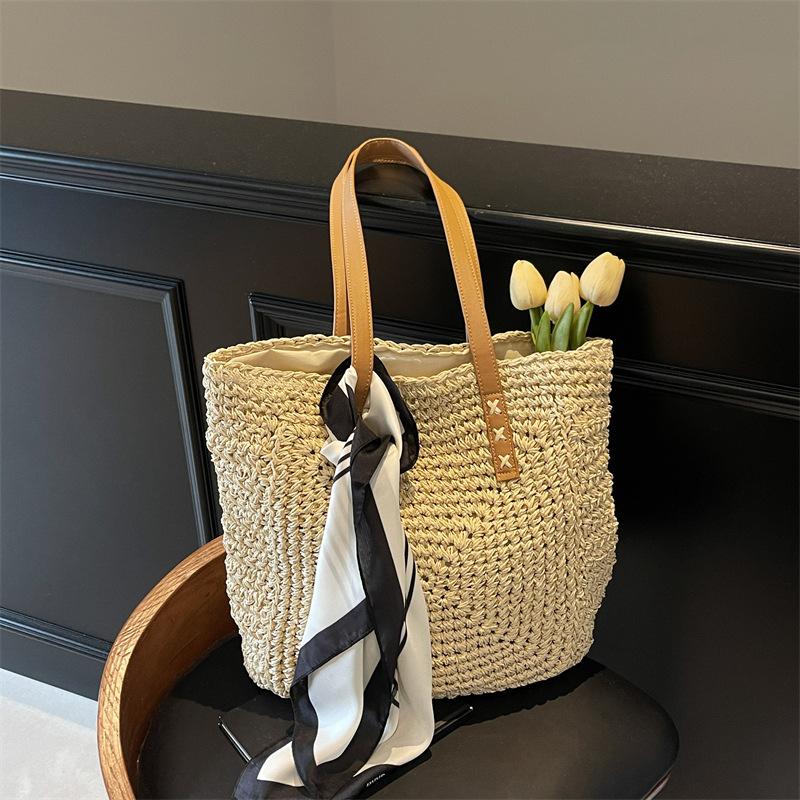 Summer large-capacity straw bag women s underarm bag 2025 new fashion woven tote bag simple shoulder bag