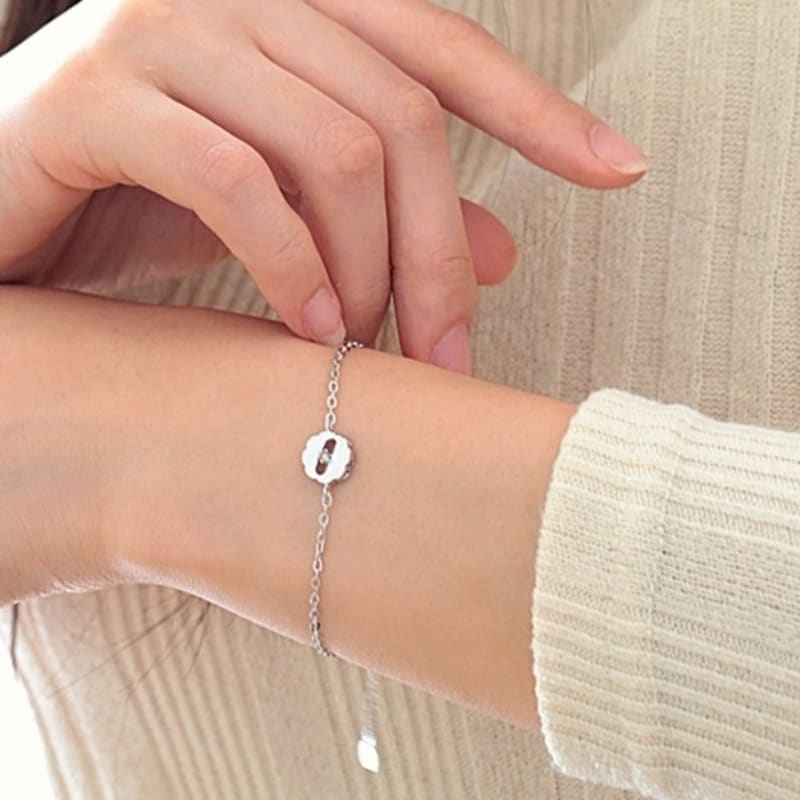 BELLOOGGI Blooming Diamond Bracelet