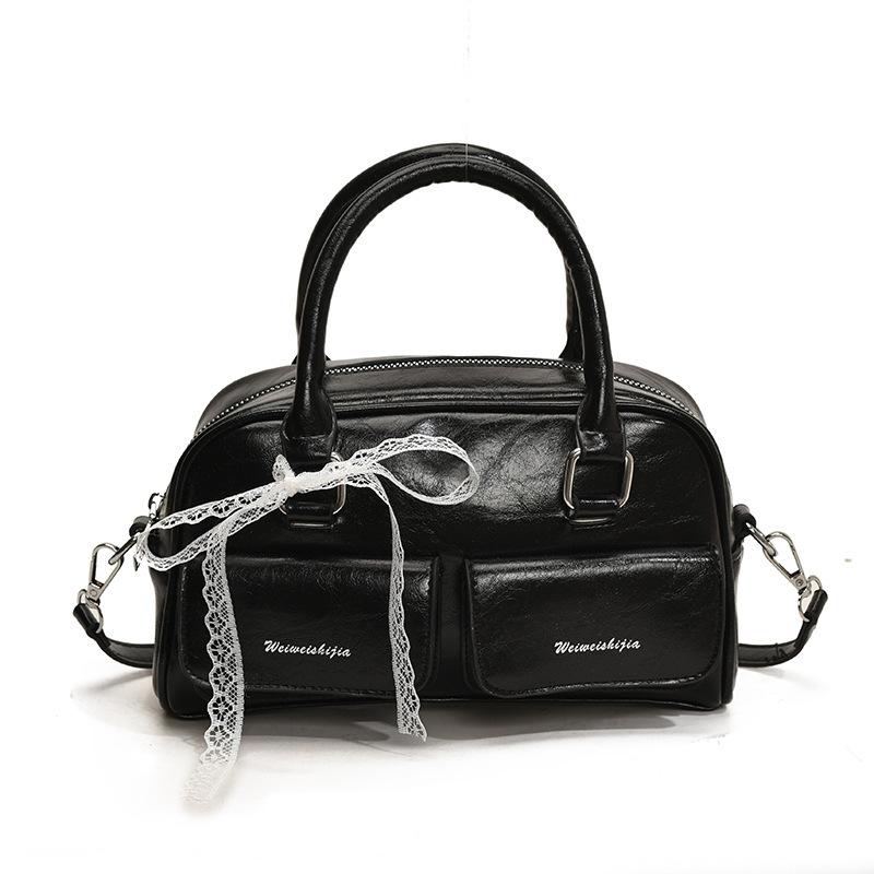 Fashion portable small square bag women's 2025 new hand-held class commuter leisure shoulder bag versatile oblique span women's bag