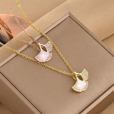 Collier Coquille Feuille d'Abricot en Forme d'Éventail pour Femmes Design de Niche Luxe Léger Nouvelle Chaîne Tendance pour Clavicule