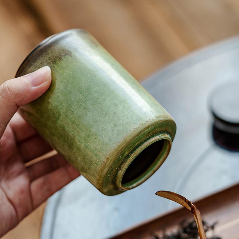 Creative Ceramic Green Tea Canister, Vintage Kiln-Glazed Sealed Candy Box Home Portable Storage Jar for Nuts and Coffee Beans