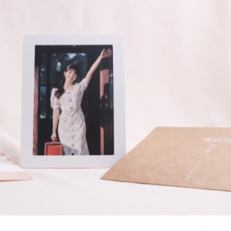 Jung Eun Ji   Postcard Set  2018 Hyehwa Station