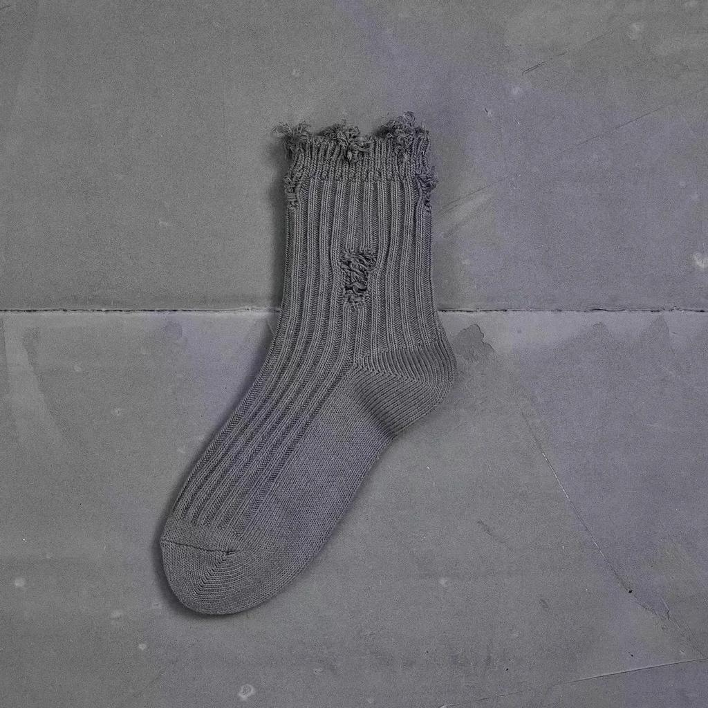 Modne skarpetki Harajuku Street Broken Hole Beggar Medium Tube Jesień Zima Skarpetki bawełniane Skarpetki hip-hopowe na deskorolkę