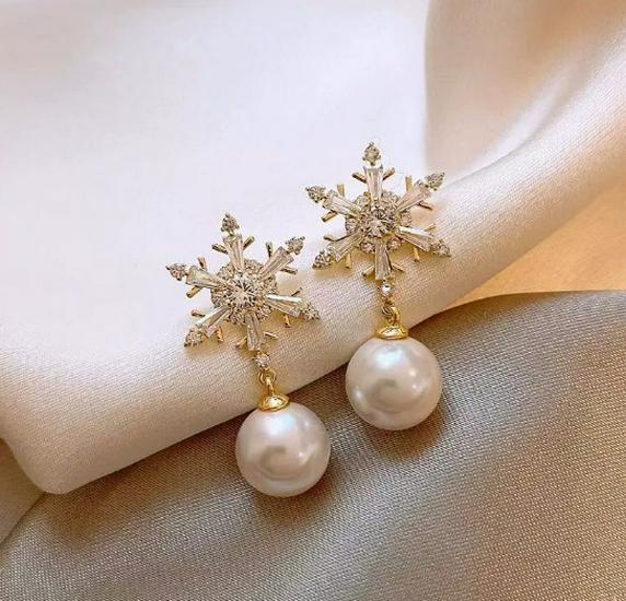 Koreanische Dongdaemun Geometrische Hängeohrringe mit Perlen - Trendige Accessoires für Frauen.