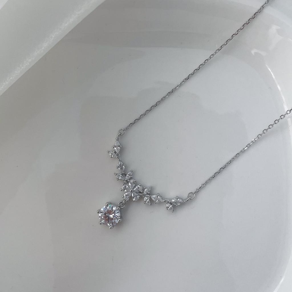 Blumen- und Weizenähren-Halskette für Damen Ins Style Nische Leichter Luxus Vielseitig High-End-Sinn Diamantbesetzt Schlicht Geburtstagsgeschenk für Damen