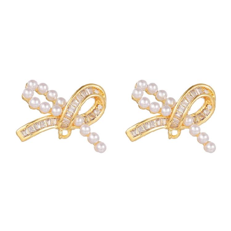 Sophisticated Pearls Accented Ear Clip Earphones Jewelry Compatible for Freeclip Clip on Charm For Elegance Look
