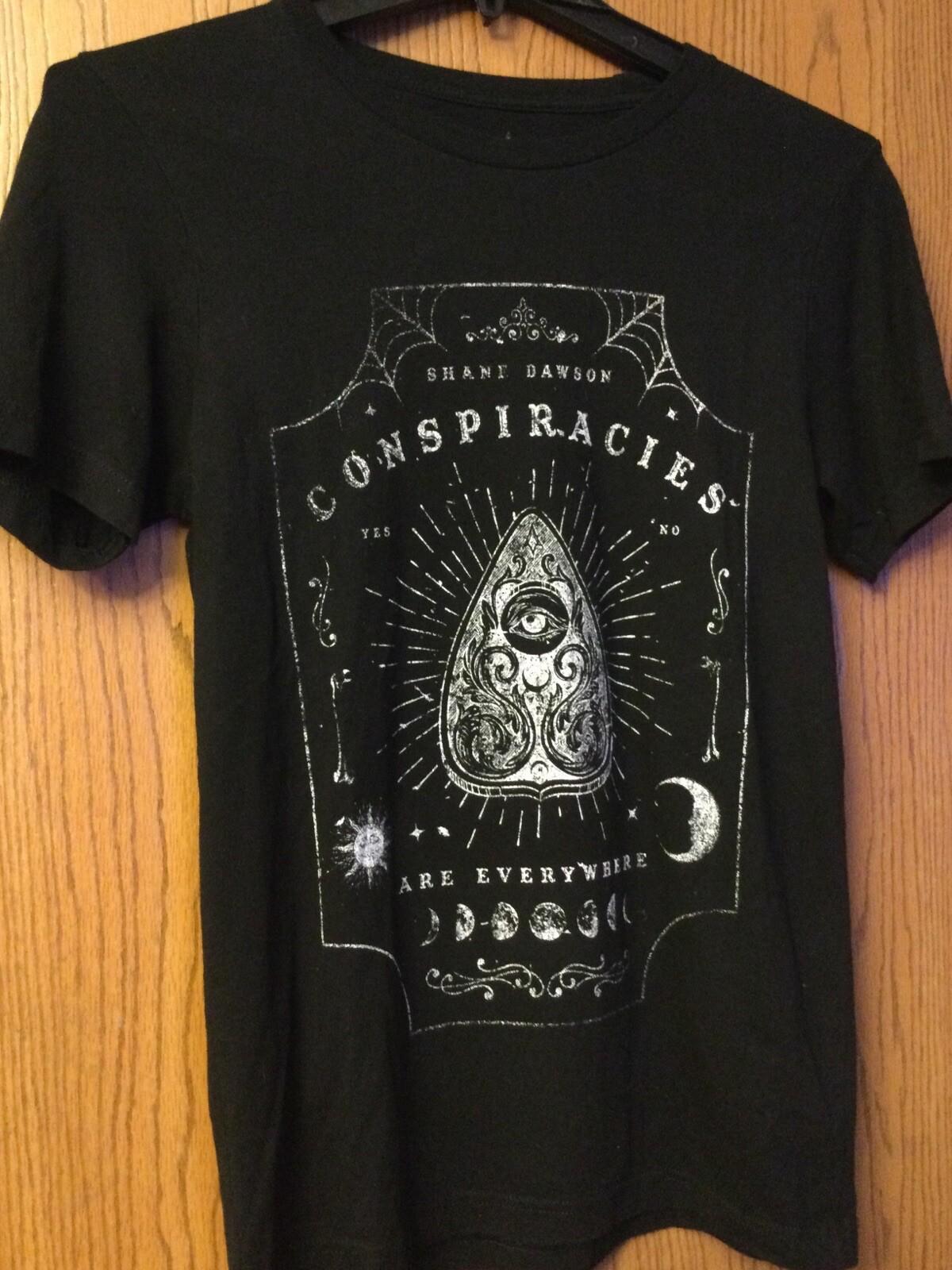 Steve Dawson - “Conspiracies Are Everywhere” - Black Shirt - M. L
