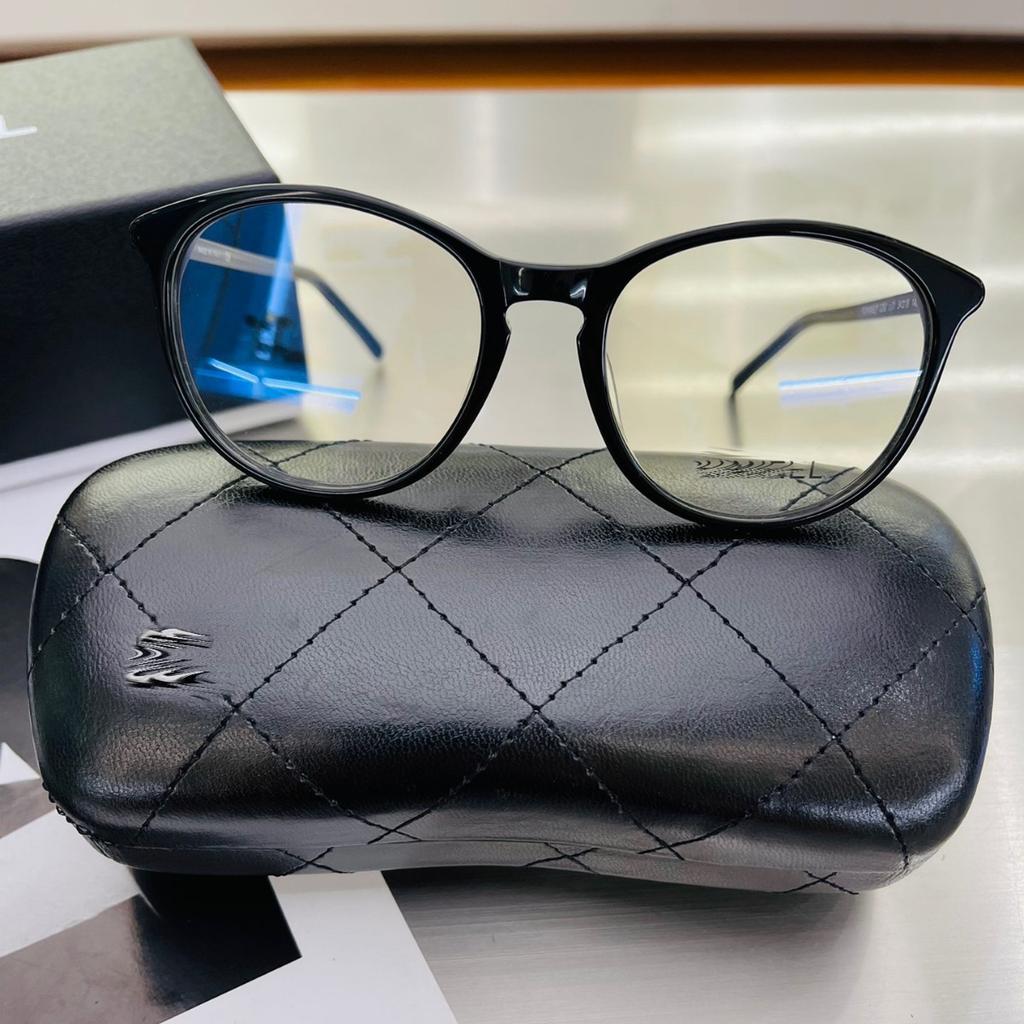 Xiaoxiang Beliebtheitskönig Brillenrahmen Kurzsichtigkeitsbrillenrahmen 3282 Blaulichtfilter Brille mit schlichtem schwarzem Rahmen Kann mit Stärken verglast werden