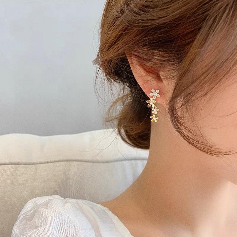 New Exquisite Zircon Flower Drop Earrings for Women Korean Elegant Luxury Long Tassel Earring Girls Party Temperament Zircon