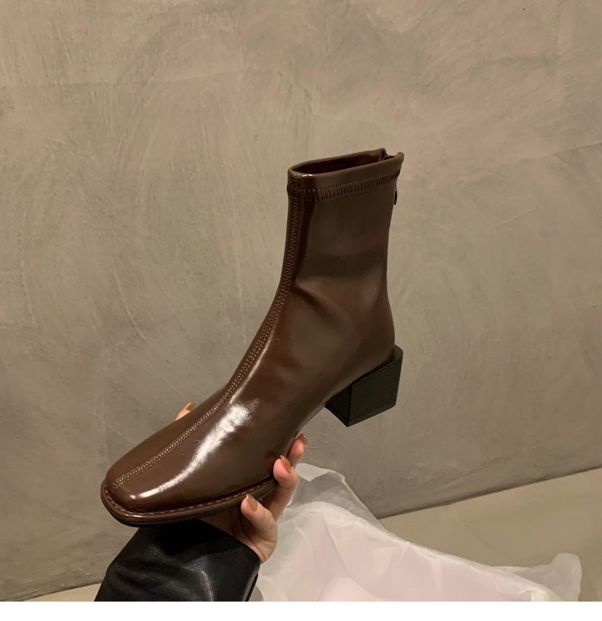 

Женские короткие ботильоны на высоком каблуке с квадратным носком, новинка осени и зимы 2025 года, нишевые ботинки Мартина, дизайн на толстом каблуке, французские тонкие ботинки 39 темно-коричневого