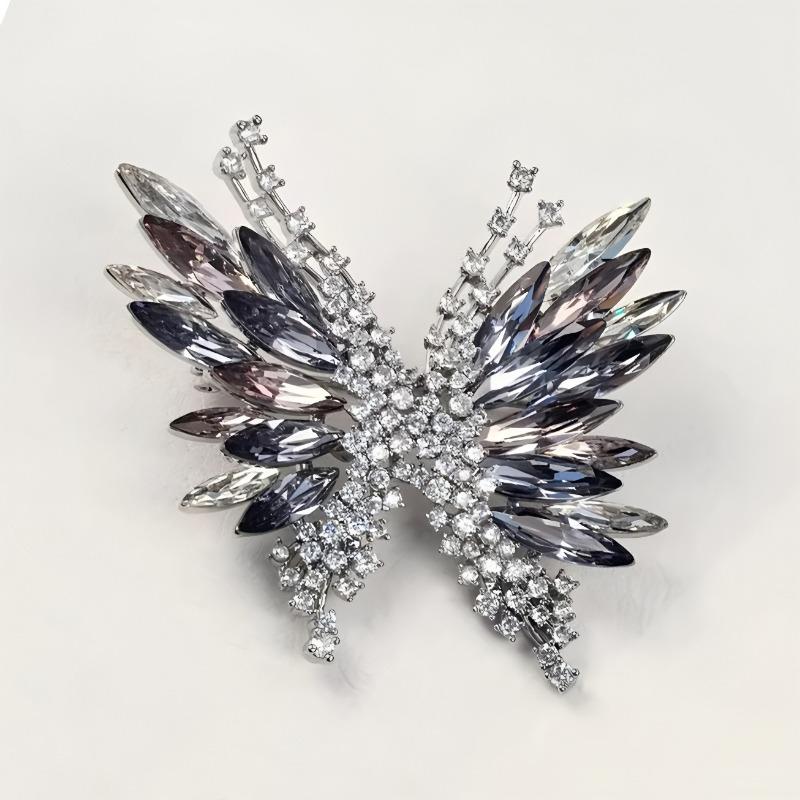 Fashionable Three-dimensional Butterfly Brooch, Women's Light Luxury and Elegant Super Sparkling Animal Brooch, Suit Pin