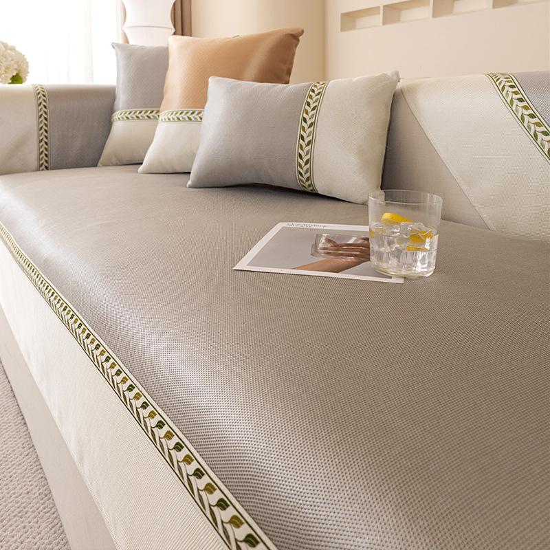 

New Summer Ice Silk Sofa Cushion Mat Seat Cushion Non-Slip Sofa Cover Universal Sofa Cover Towel 70*70cm