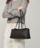 Ostkaka Pebble Flap Shoulder Black