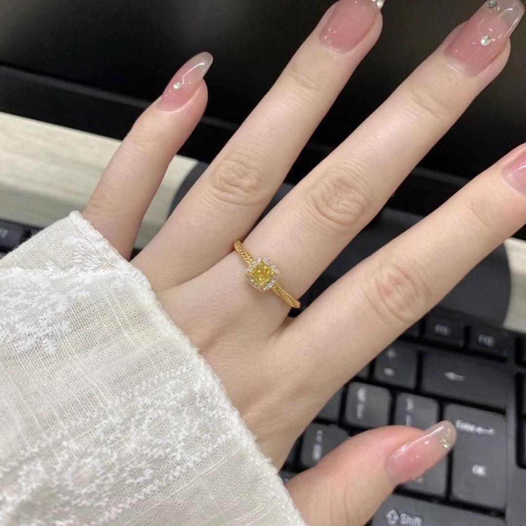 Xiaohongshu Bestseller: Women s Gold Inlaid Diamond Twist Ring - Fashionable, Versatile, Light Luxury. Adjustable