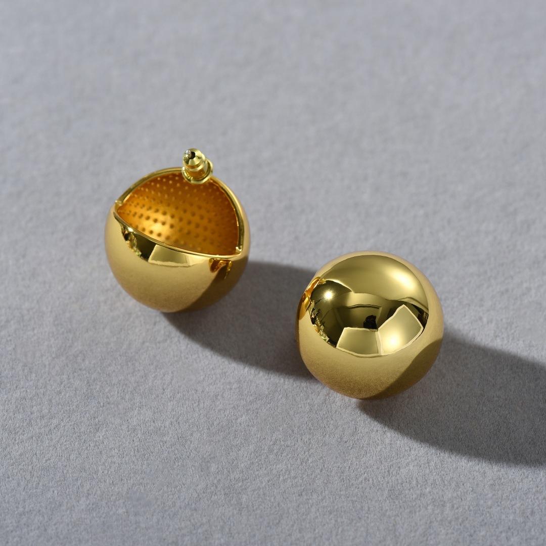 Niche New Product Round 925 Silver Needle Stud Earrings Autumn And Winter Light Luxury Temperament Fashion High Sense Earrings Women